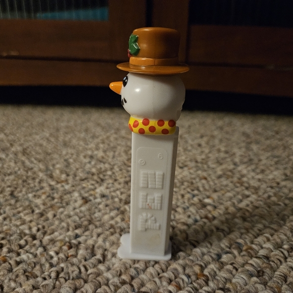 PEZ Christmas Snowman - Picture 2 of 7